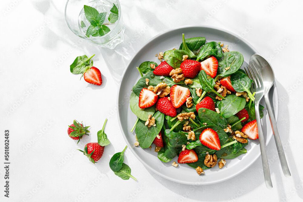 Strawberry and spinach salad