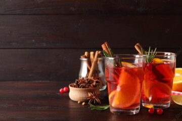 Spiced gin cocktails on a wooden table