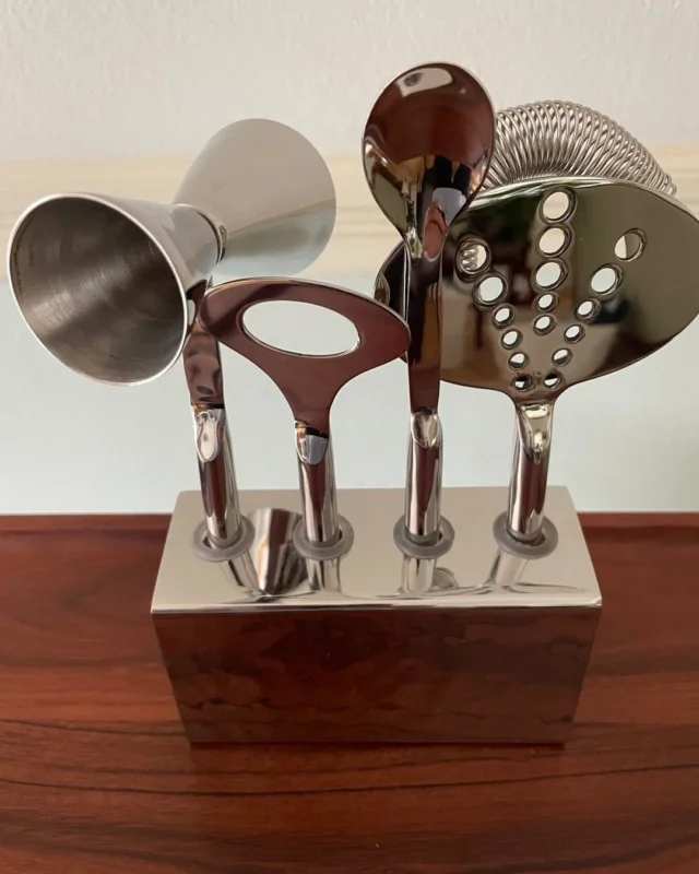 Ready for that summertime party?
Tipton Bartool Set is on hand!
🫒🫒🫒🍋🍋🍋